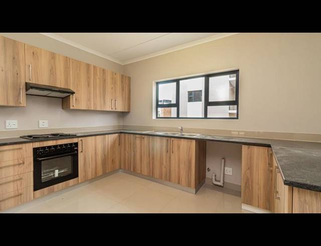 3 BEDROOM APARTMENT FOR SALE IN ERASMIA